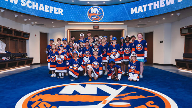 20250804_SCHAEFER_JERSEY_REVEAL_LOCKERROOM_BATCH1-89