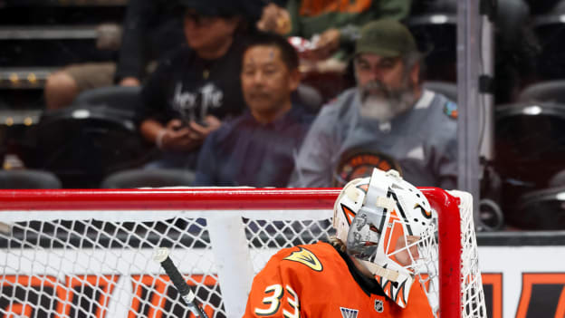 20250929_Sharks_Ducks_Robinson_0063