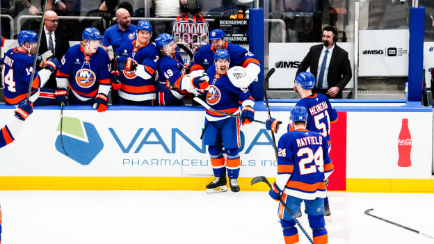 20251204_NYI_COL_WIN -01