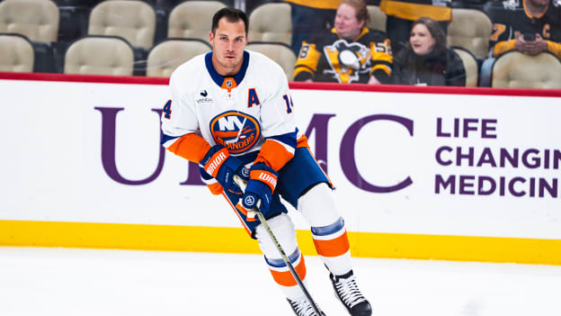 20251009_NYI_PIT_AWAY_WARMUPS-20