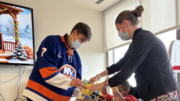 PHOTOS: 2024 Holiday Hospital Visits