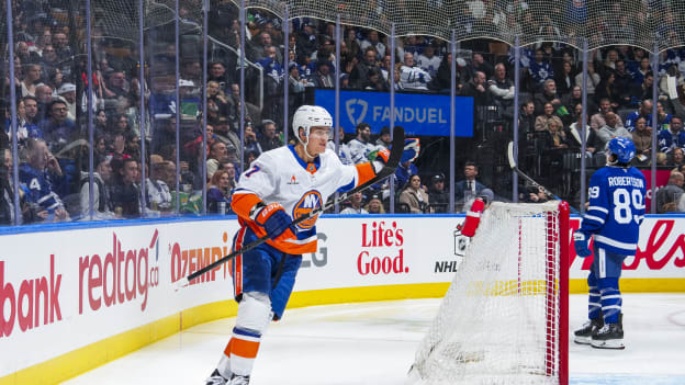 UBS Postgame Photos: Islanders 6, Maple Leafs 3