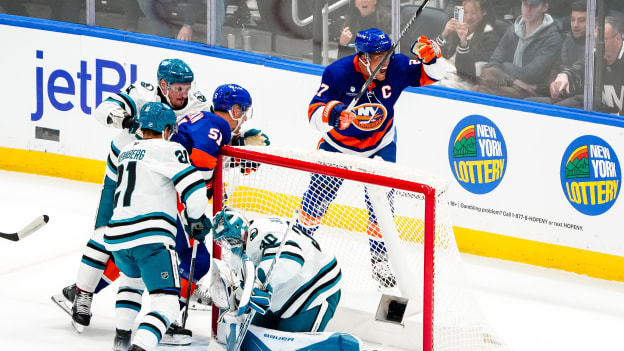 202510121_NYI_SJS_SCENESETTERS-19