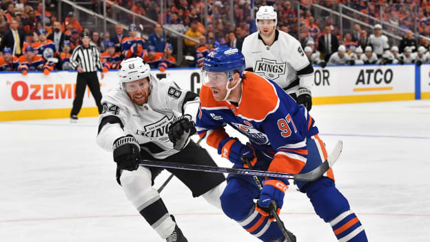 776312032_AD076_Kings_v_Oilers