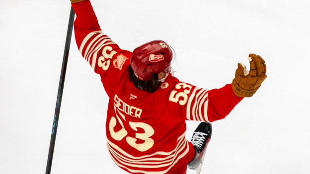 2025_12_02_BOS_ZS_In-Game_39