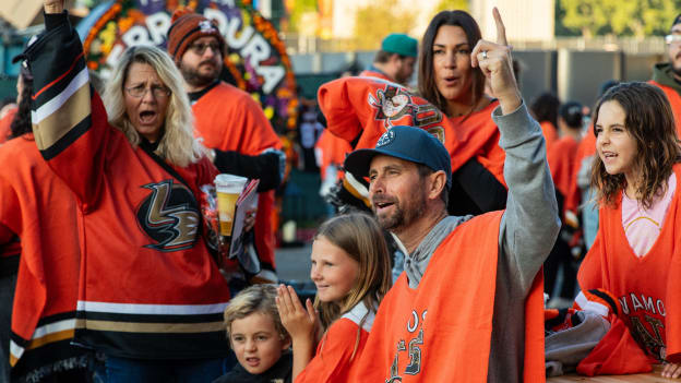 37387110_Ducks_11_02_25-30_jpg_Bella_Garcia_20251103_003301