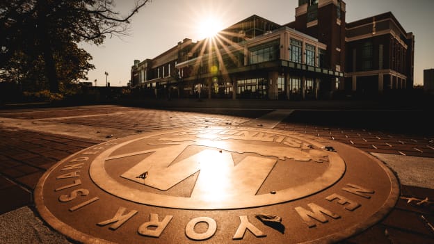 202510121_NYI_SJS_SCENESETTERS-06