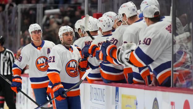 UBS Postgame Photos: Islanders 5, Senators 3