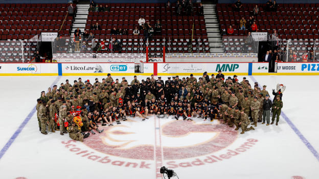 20251204_CGY_vs_MIN_FLA0283_JP