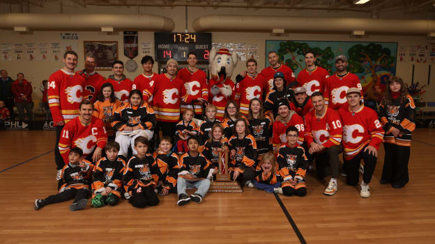20251121_Floor Hockey_001_ DM
