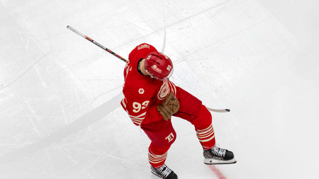 2025_12_02_BOS_ZS_In-Game_50