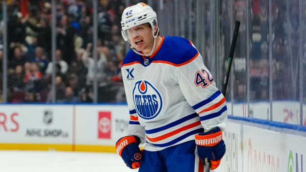 Edmonton Oilers v Vancouver Canucks