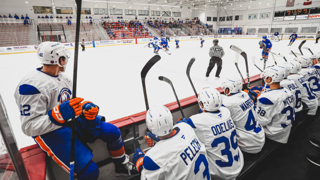 20250919_NYI_TRAININGCAMP_JOHNSTON-36