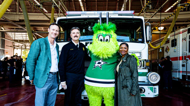 Frisco Fire Department unveils Stars-themed fire truck