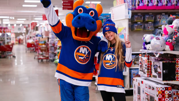 PHOTOS: Isles Wives and Girlfriends Go Holiday Toy Shopping