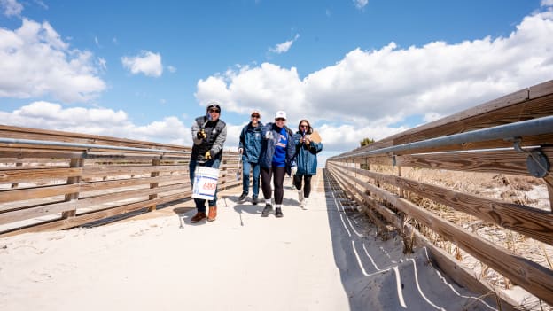 20260407_BeachCleanUp-6