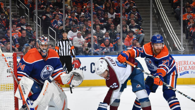 GALLERY: Oilers vs. Avalanche