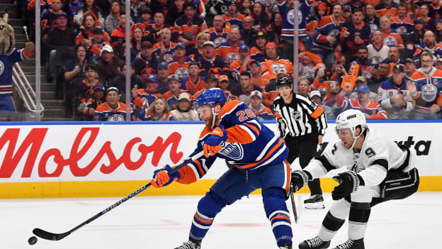 776312032_AD079_Kings_v_Oilers
