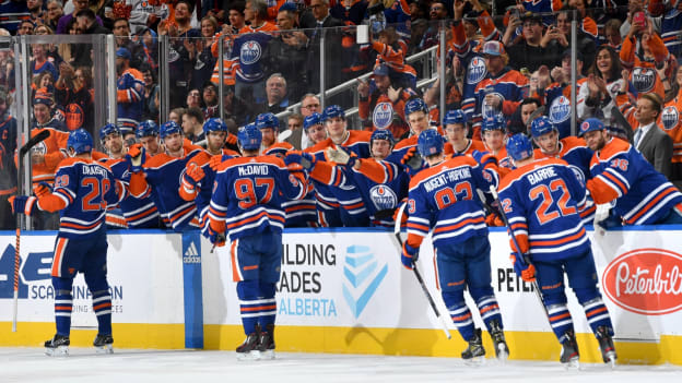 GALLERY: Oilers vs. Avalanche