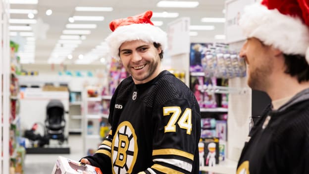 11-29-2023_DLE_Boston Bruins Toy Shopping23