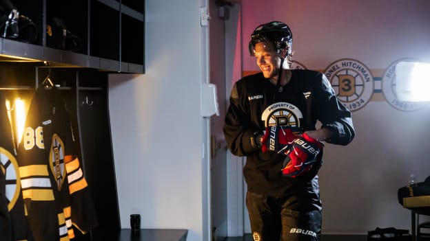 04-30-2025_DLE_Boston Bruins Uniform Photoshoot BTS73