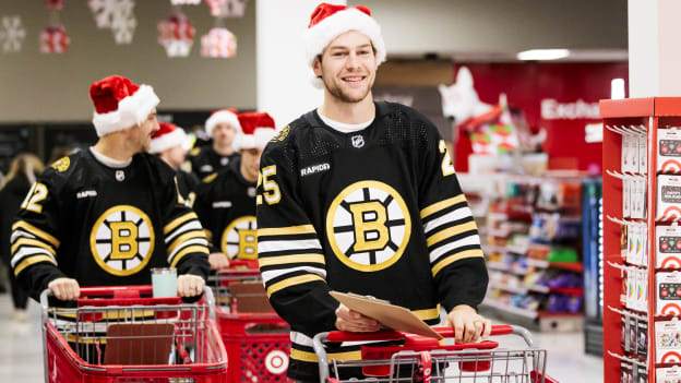 11-29-2023_DLE_Boston Bruins Toy Shopping81