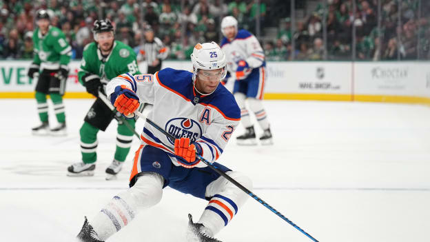 Edmonton Oilers v Dallas Stars