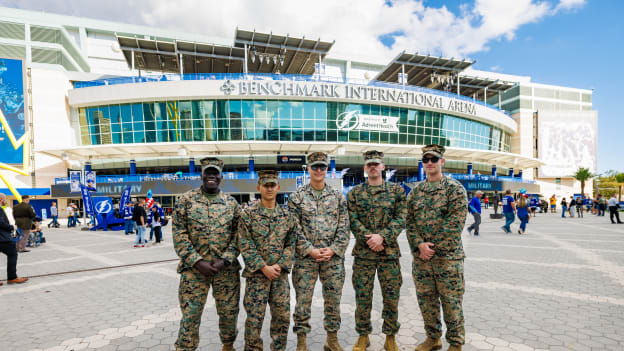 251116TBLvVAN_MilitaryAppreciation040cbl