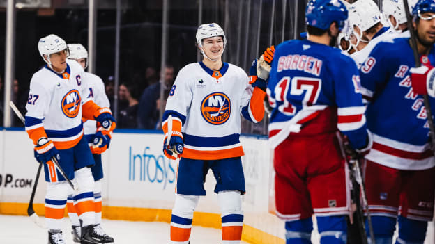 20260129_NYI_NYR_p2_goal_schaefer-11