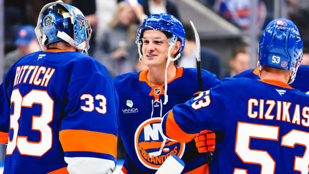 20251016_ NYI_EDM_WARMUP-33