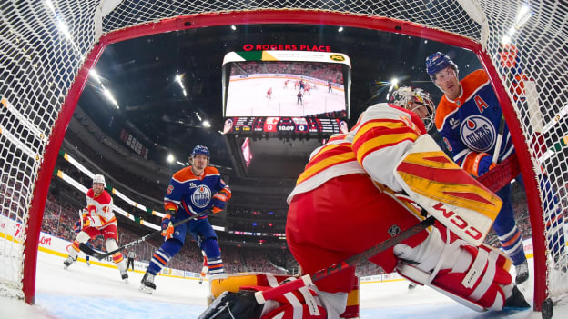 776360339_AD126_Flames_v_Oilers