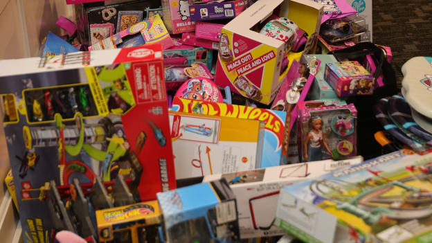 121625_Alumni Toy Drive_012_ DM