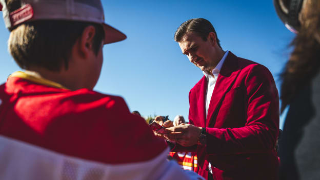 20251011_C_OF_RED_MOMENTS_RED_CARPET_FLAEF8A6009BK