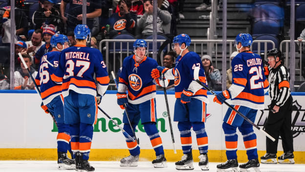 PHOTOS: Islanders 5, Devils 1