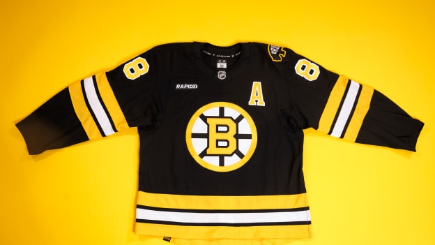 04-30-2025_DLE_Boston Bruins Uniform Photoshoot Studio7