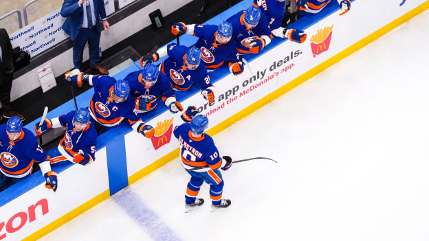 UBS Postgame Photos: Islanders 5, Blackhawks 4