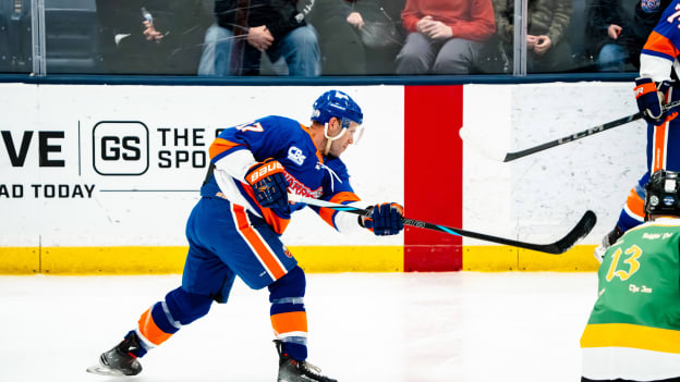 20251115_WarriorHockey_NHIC-06