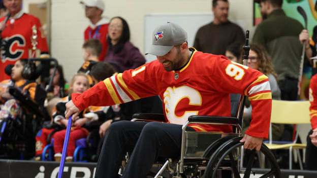 20251121_Floor Hockey_009_ DM