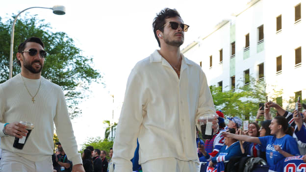 Photos: Winter Classic Arrivals