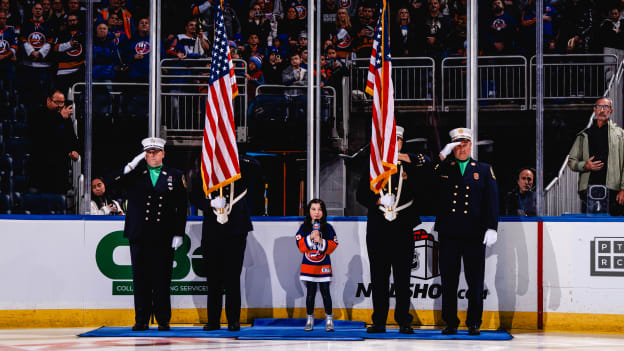 20251130_WSH_NYI_ANTHEM-3