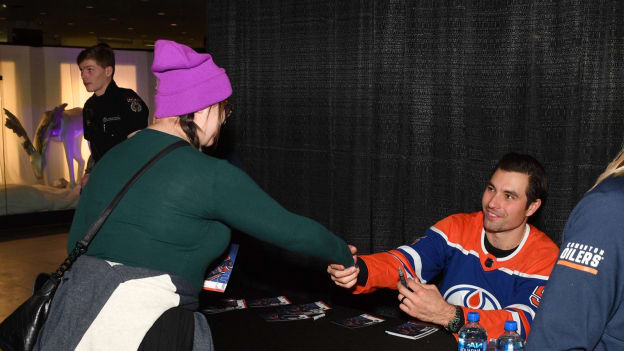 West Edmonton Mall Autograph Session