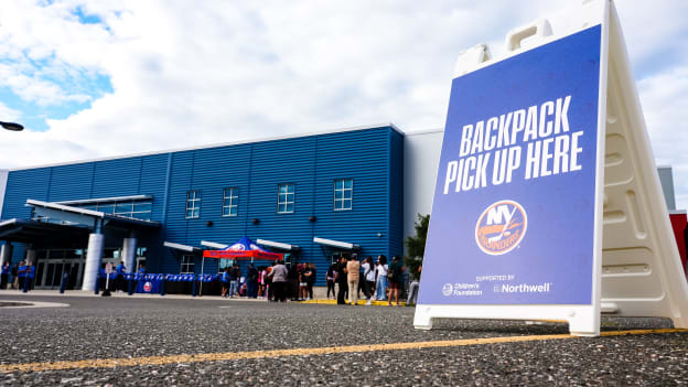 20250827_BackpackDistribution-06