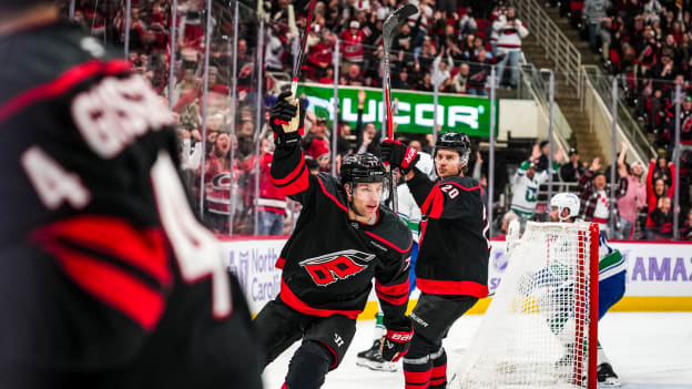 251114_VANvsCAR_Favorites_JL100385