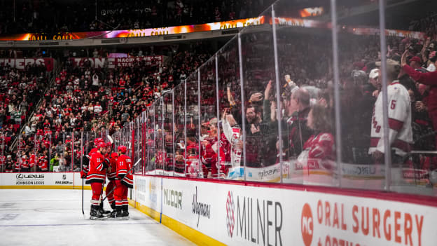 251030_NYIvsCAR_JL200771