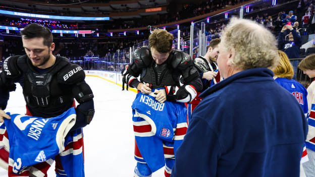 JS_NYR_040826_063A4665