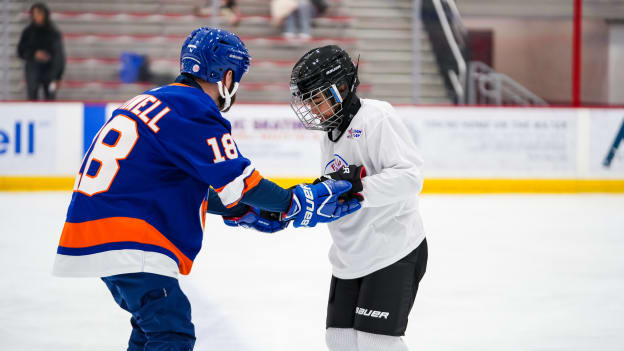 PHOTOS: Islanders Learn to Play