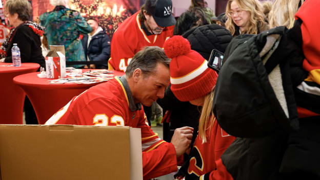 20251206_CGY_vs_UTA_FLA0248_JP