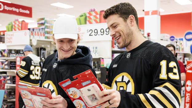 11-29-2023_DLE_Boston Bruins Toy Shopping44