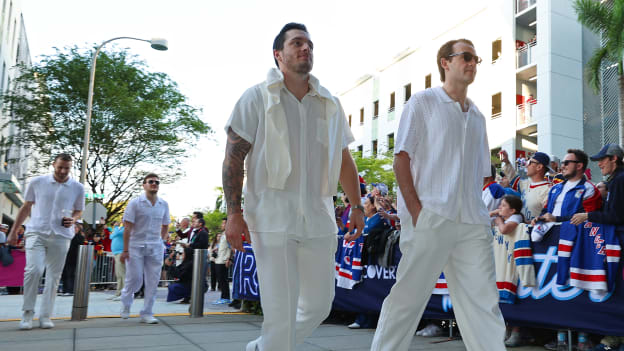 Photos: Winter Classic Arrivals