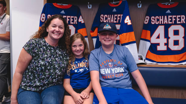 20250804_SCHAEFER_JERSEY_REVEAL_LOCKERROOM_BATCH1-17